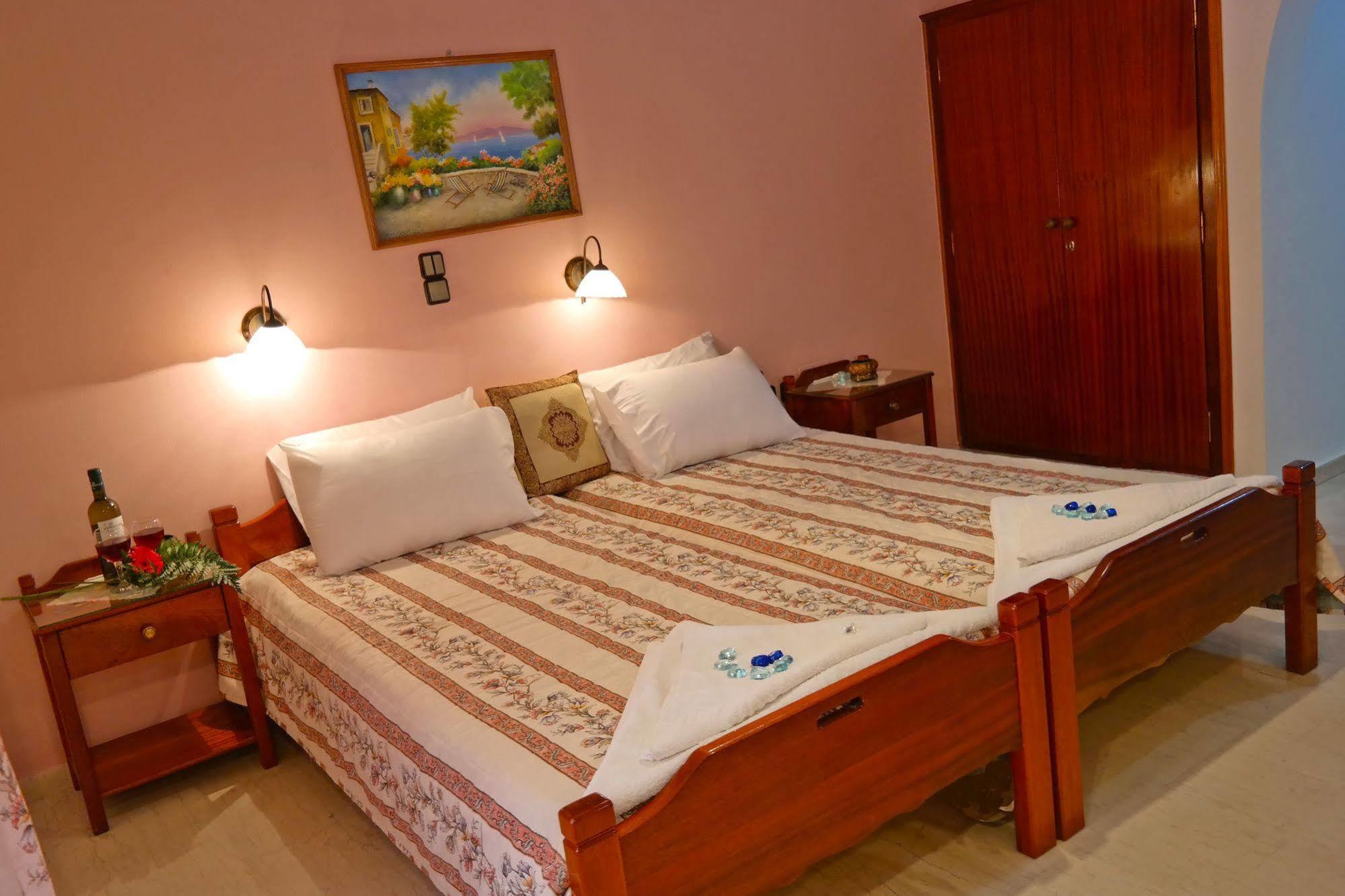 Golden Beach Studios Down Town Naxos City Экстерьер фото