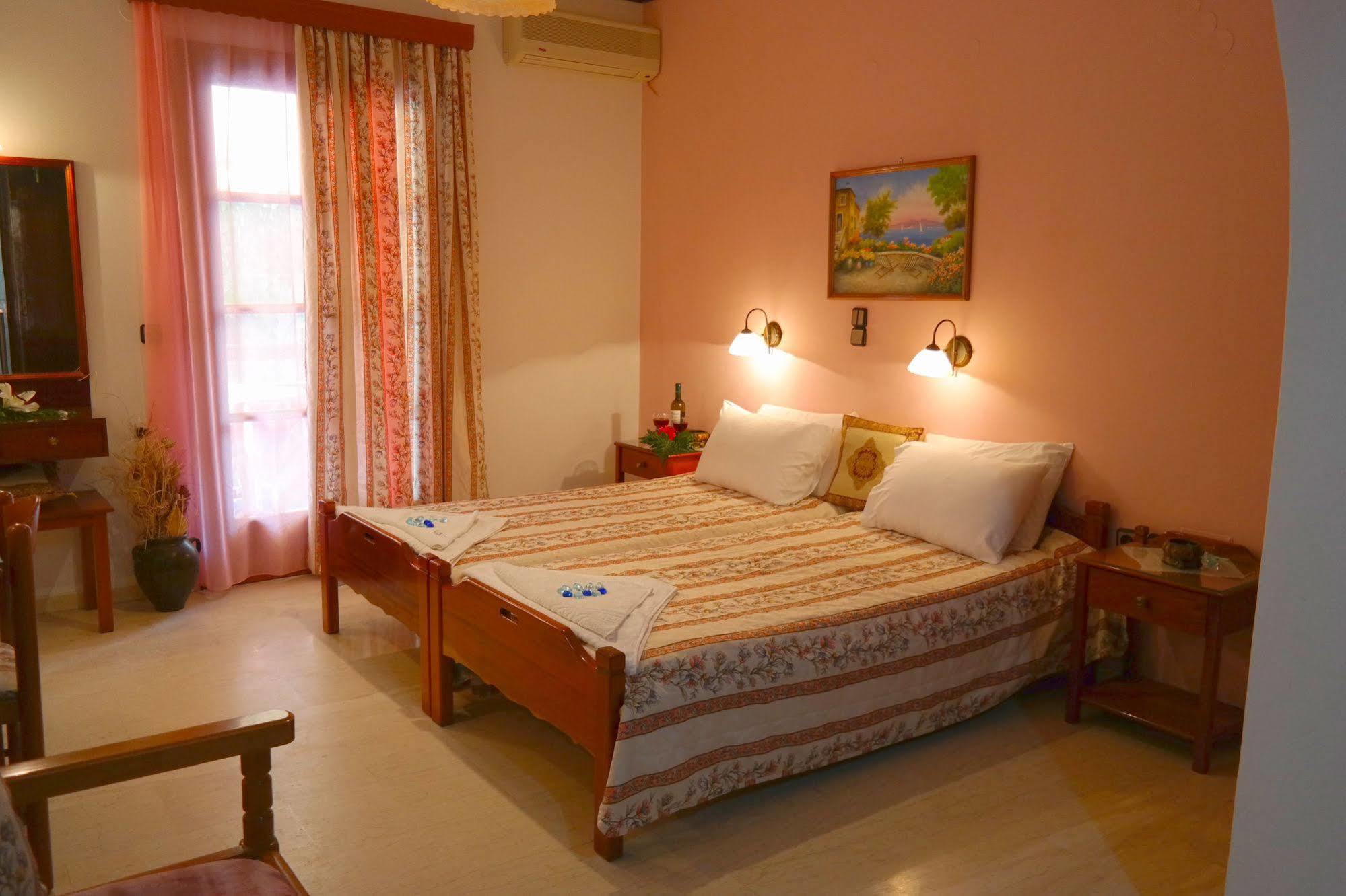 Golden Beach Studios Down Town Naxos City Экстерьер фото