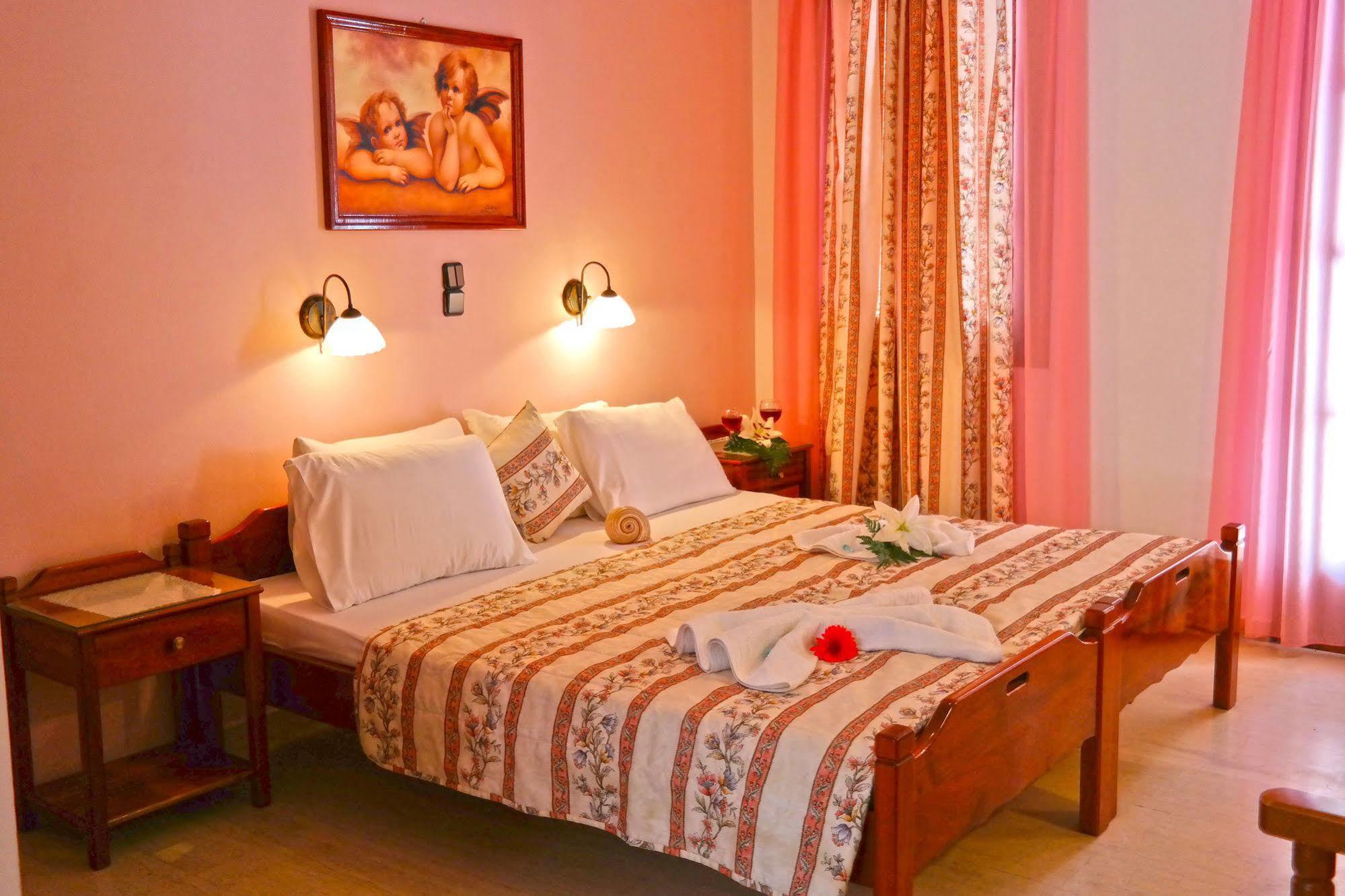 Golden Beach Studios Down Town Naxos City Экстерьер фото