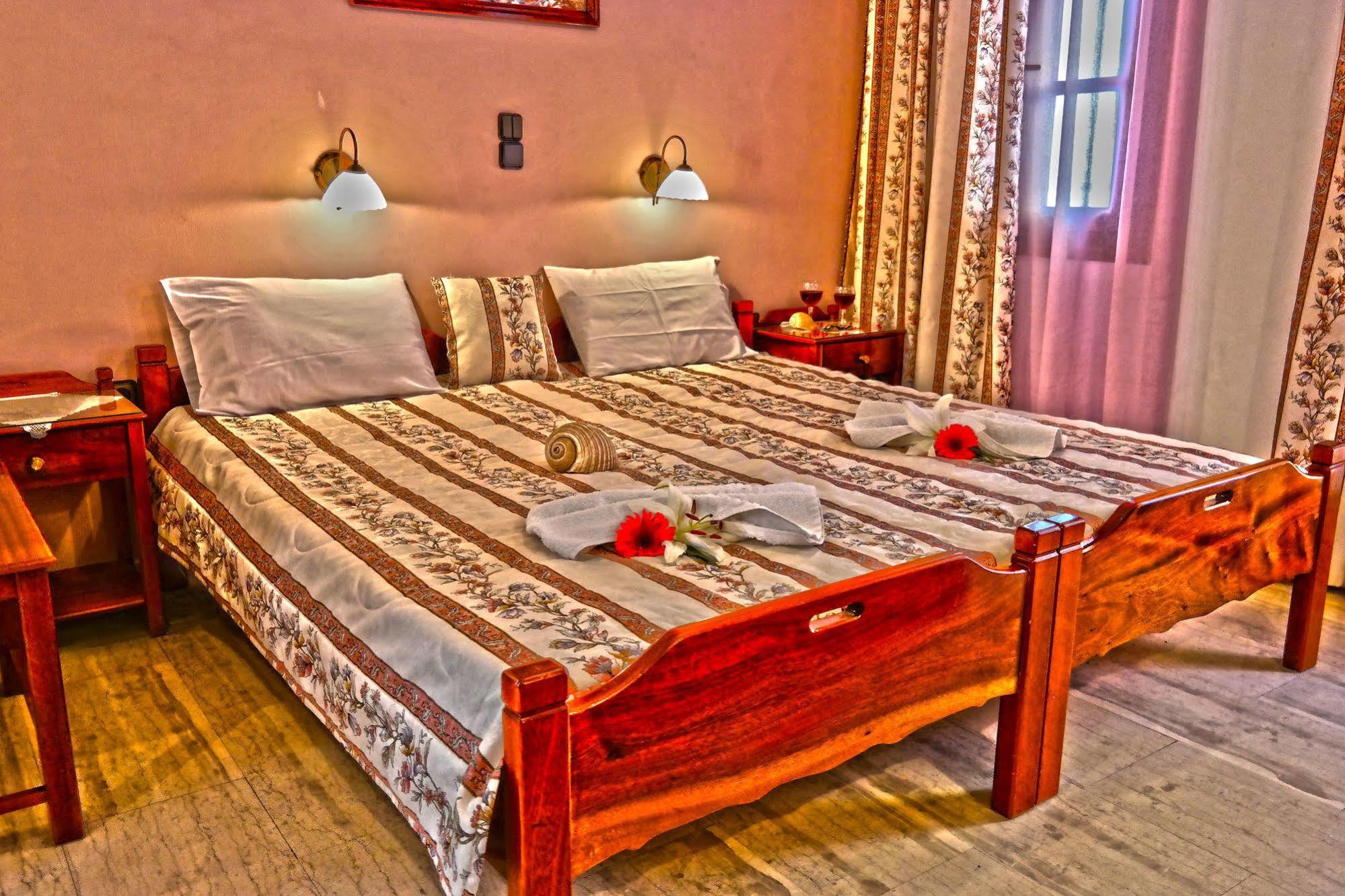 Golden Beach Studios Down Town Naxos City Экстерьер фото