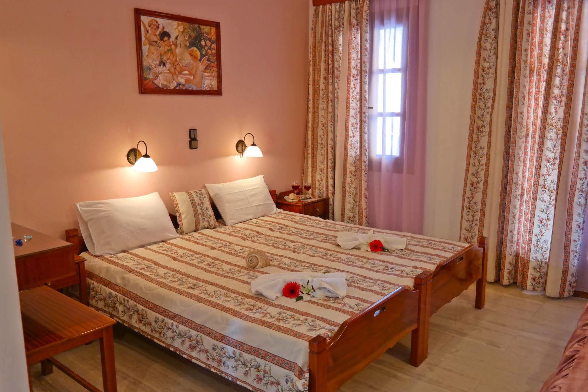 Golden Beach Studios Down Town Naxos City Экстерьер фото